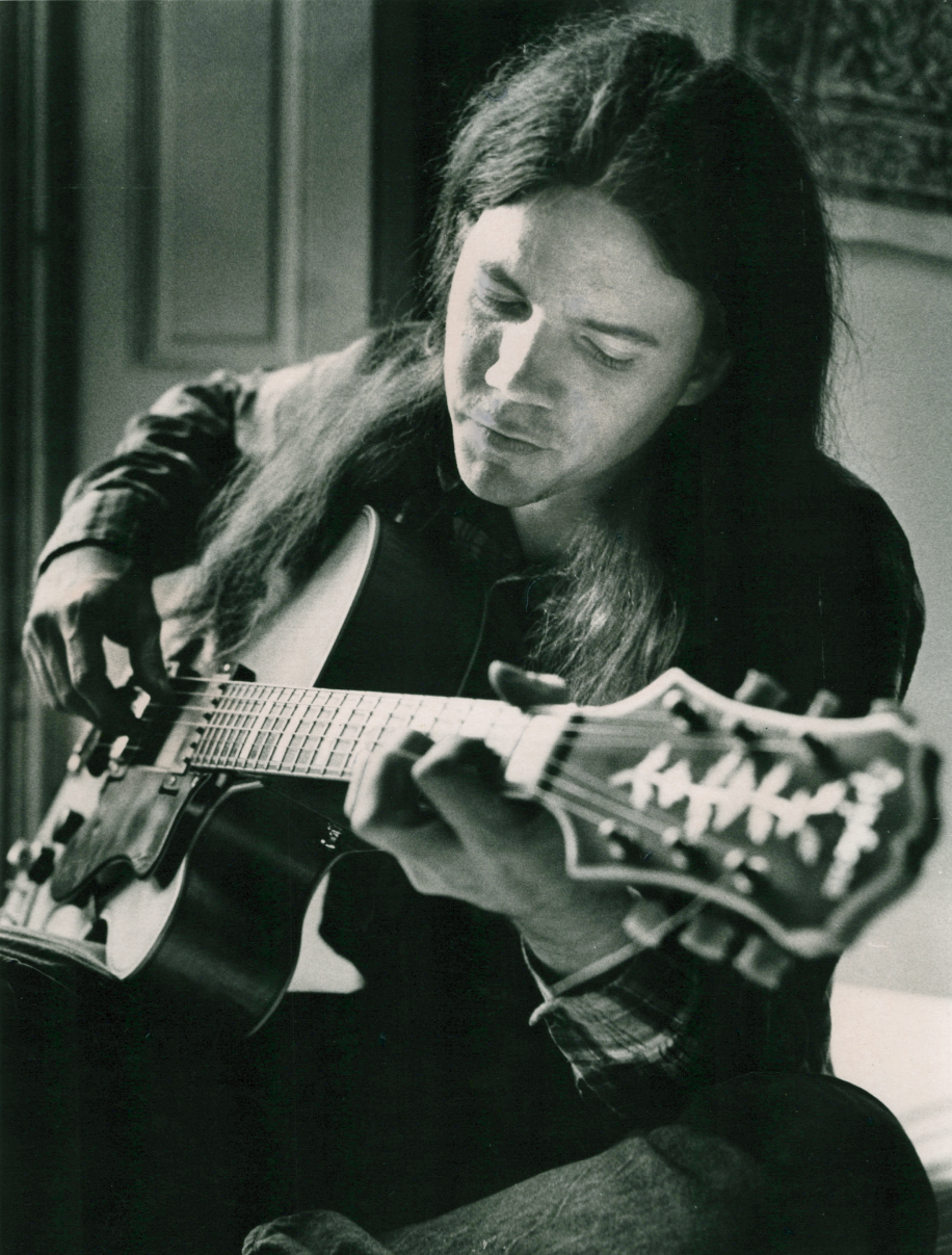 Michael Hedges playing guitar